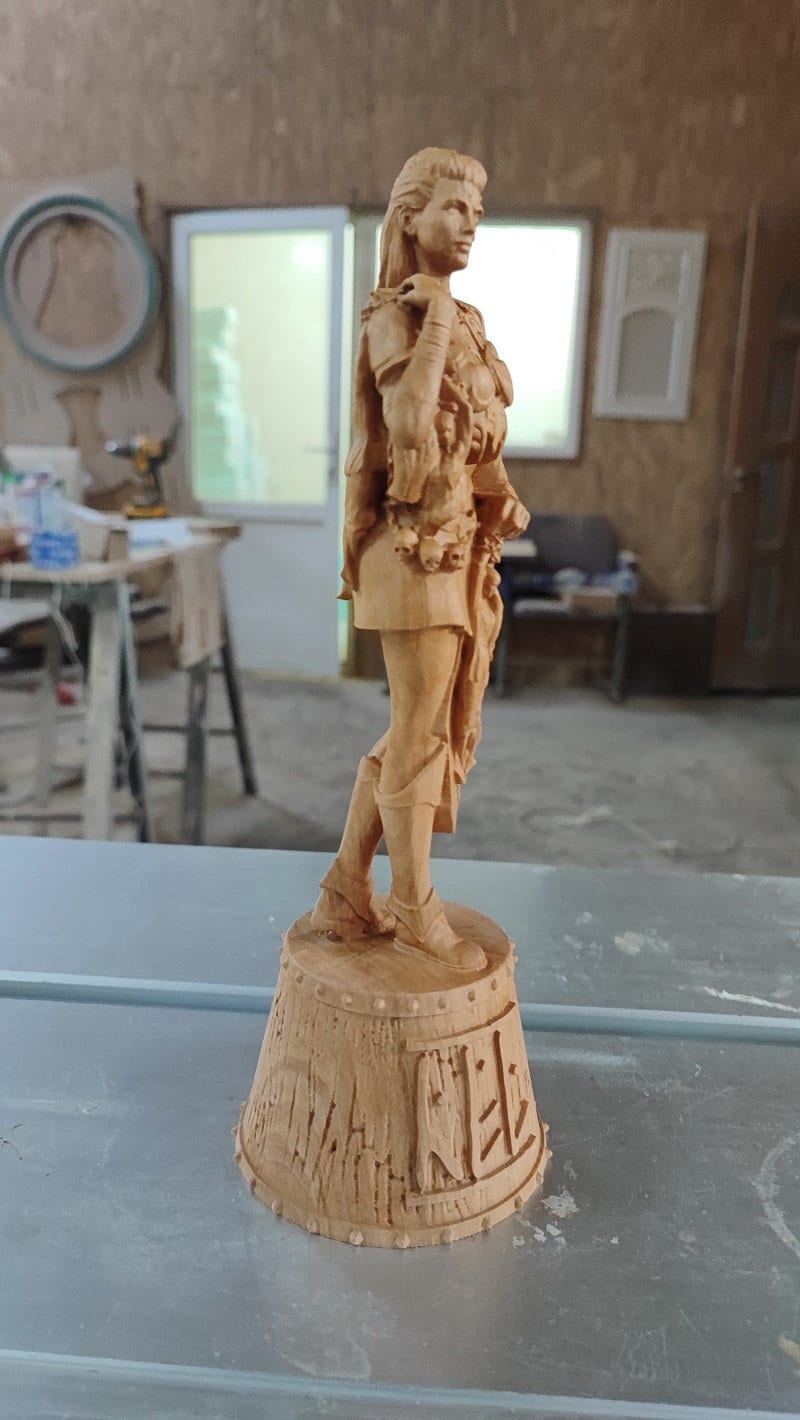 Hell goddess Wood Statue