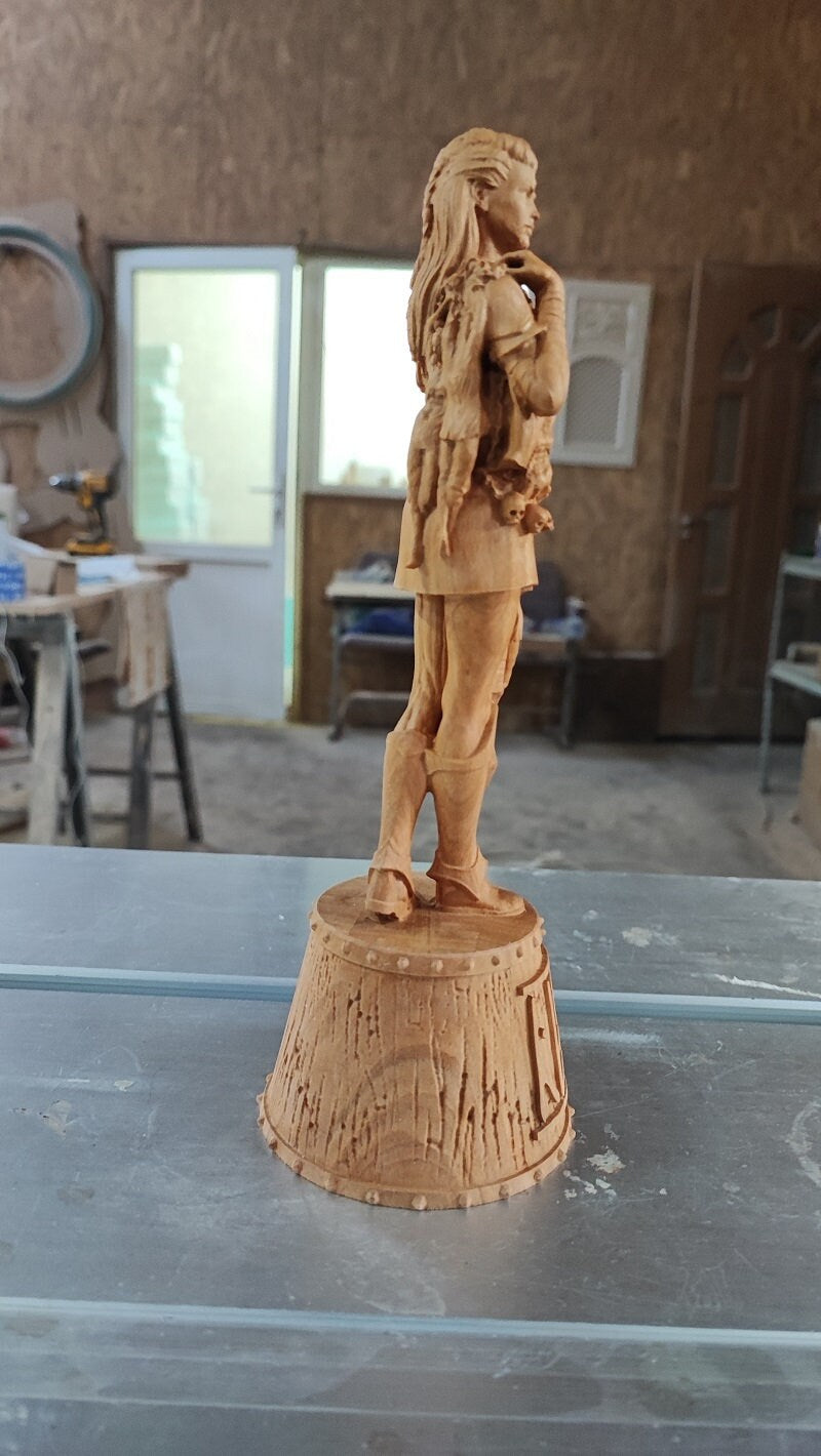 Hell goddess Wood Statue