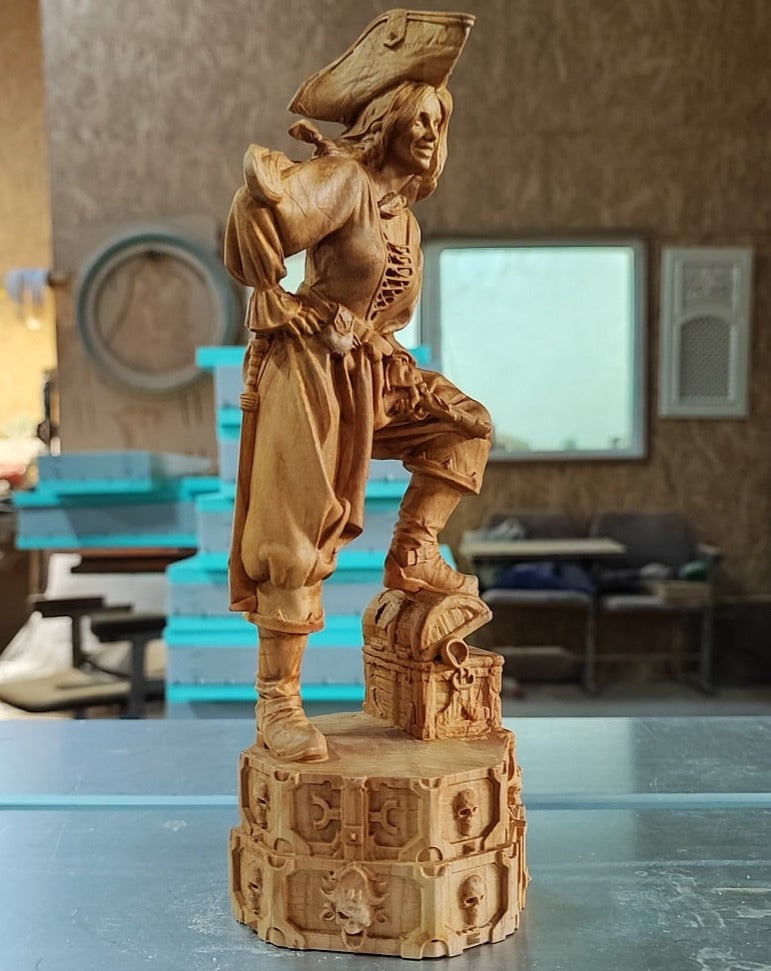 Bloody Mary, the Pirate Queen: Wood Statue